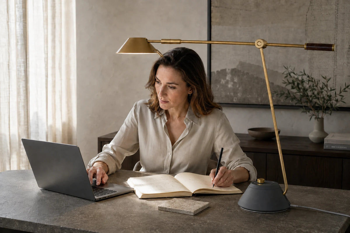 SOLA Desk: Reading